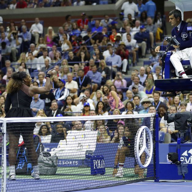 Serena Williams（左）與主審Carlos Ramos於2018年美網決賽的事件引發不小爭議。（達志影像資料照）