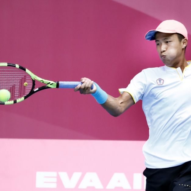 中華隊好手李冠毅在網球男單搶進16強。（世大運組委會提供）