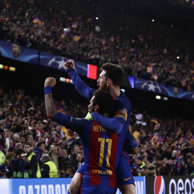 Lionel Messi（上）與Neymar（下）慶祝巴塞隆納晉級8強。（達志影像）