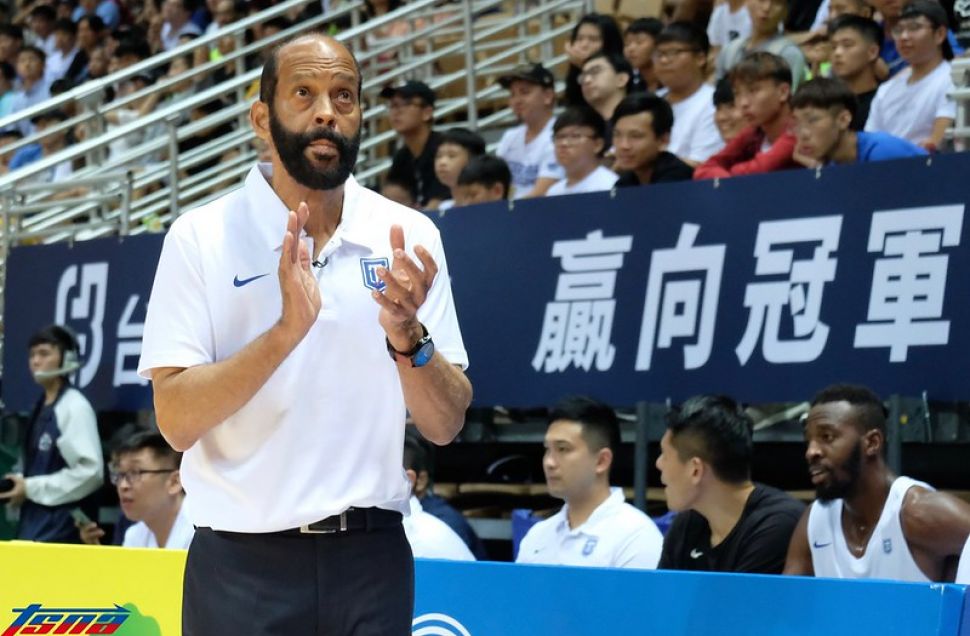 中華男籃總教練 Charlie Parker。（實習攝影林益民攝）