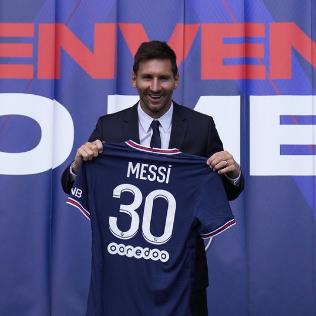 Lionel Messi與他的巴黎聖日爾曼30號球衣。（達志影像）